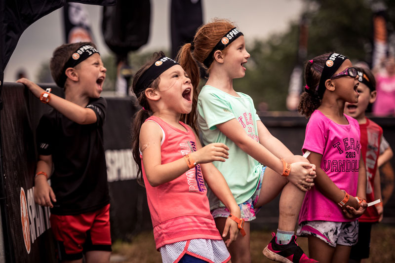 Kids cheering from the Spectator line